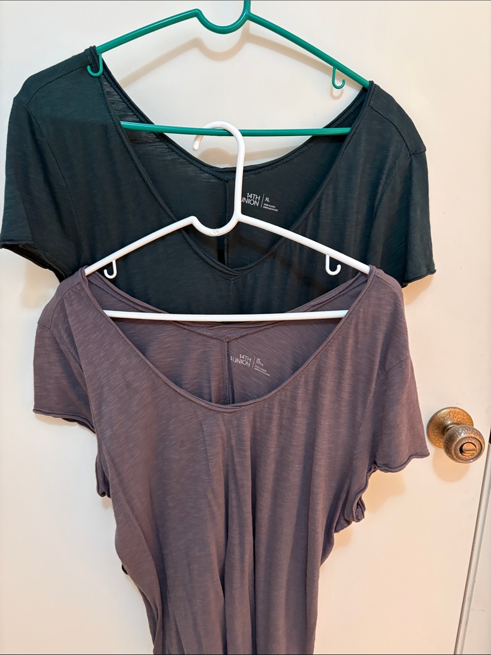 14th & Union Scoop Neck Short Sleeve Tops - Gray and Green